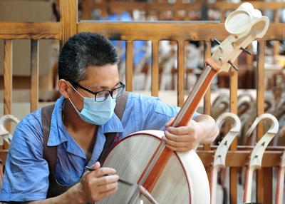 河北肃宁:引导企业转型升级 打造乐器产业集群